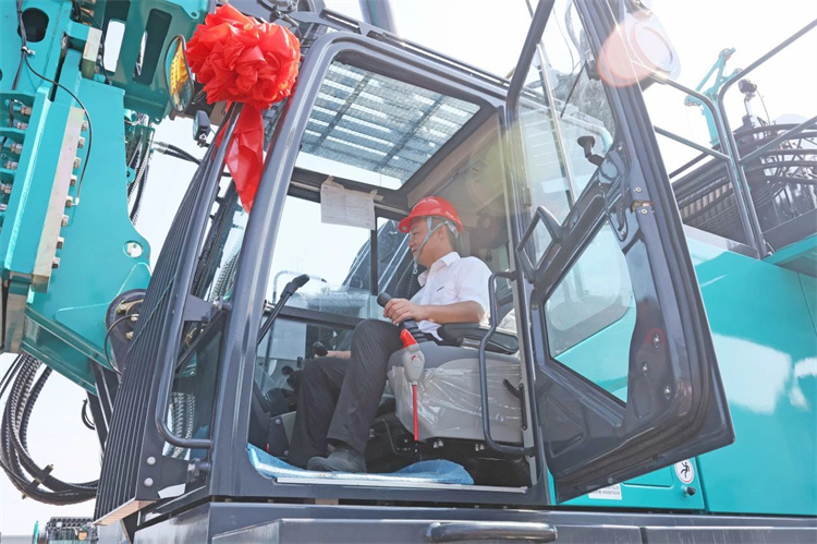 必发智能桩工机械再添强将！SWDM800H旋挖钻机顺遂下线