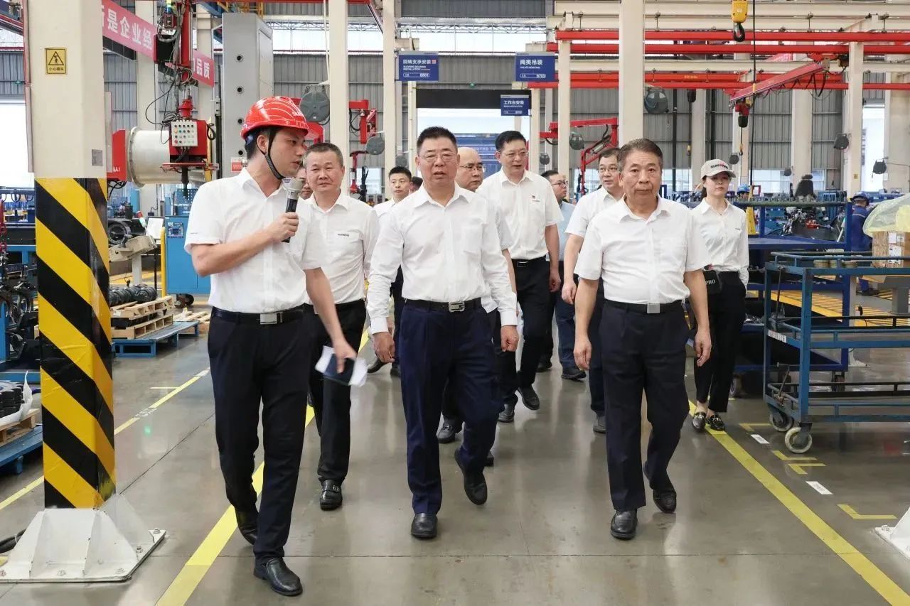 两门第界500强企业董事长同访必发智能