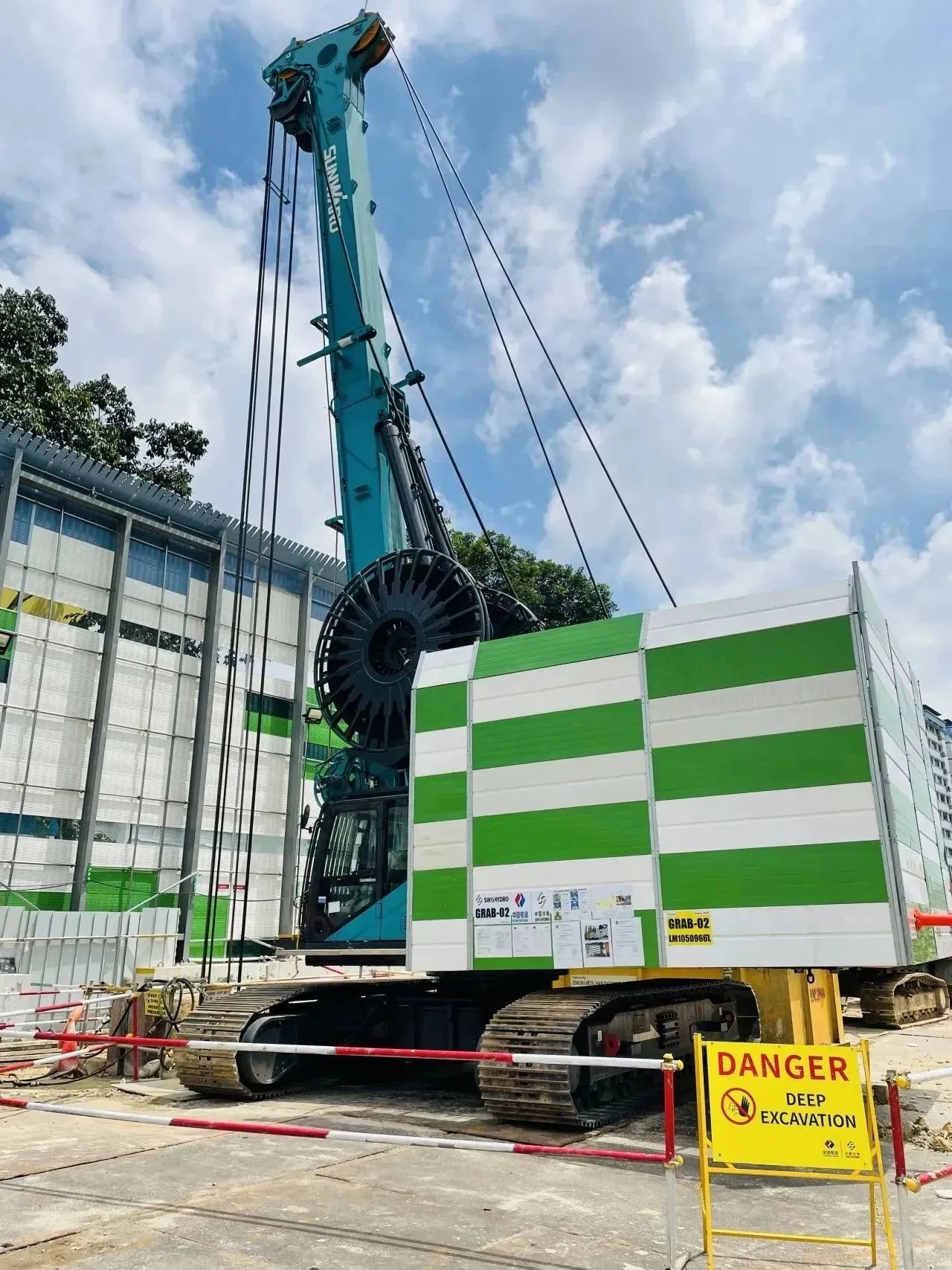 助力海内国际重大工程！必发智能液压抓斗实力“出圈”