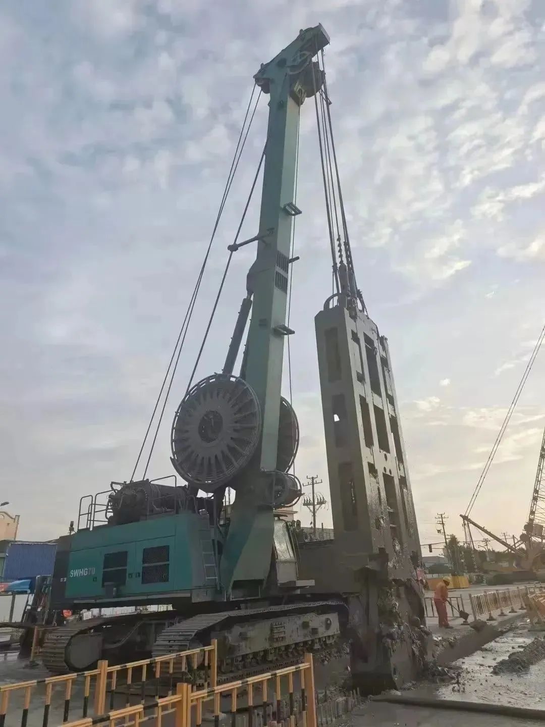 助力海内国际重大工程！必发智能液压抓斗实力“出圈”