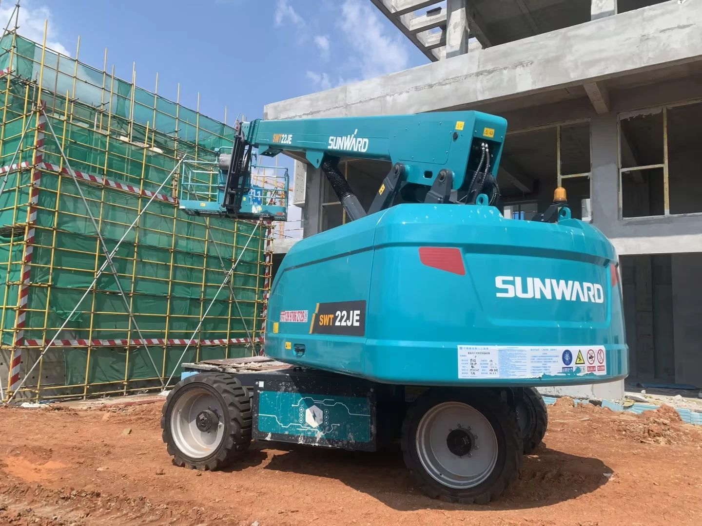 实力上新！必发智能电动直臂高空作业平台进军华中市场