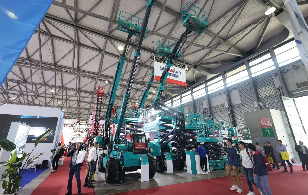 精品出击，，，，，闪灼魔都！必发智能全系列高空机械亮相2023亚洲国际高空展