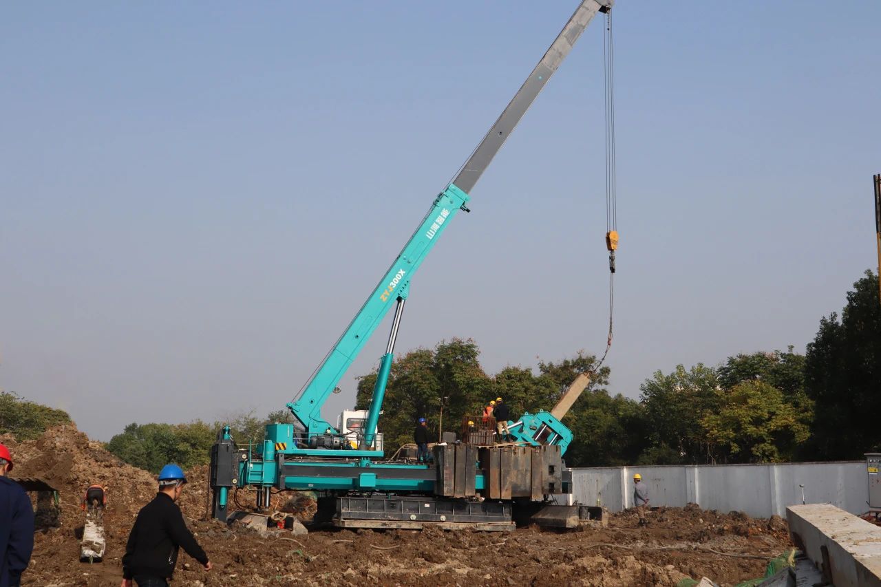 “必发绿”闪灼西子湖畔！必发智能ZYJ300X斜桩压桩机强势来袭