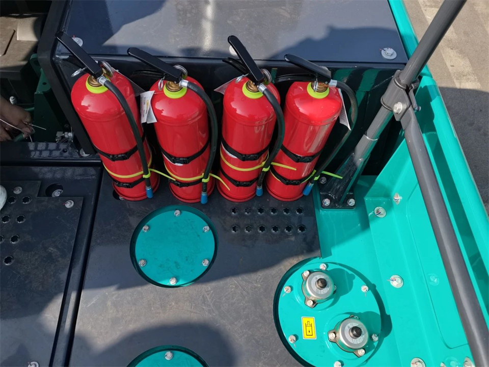 定制开发、功效更强！必发智能SWE750ELR加长臂液压挖掘机下线交付