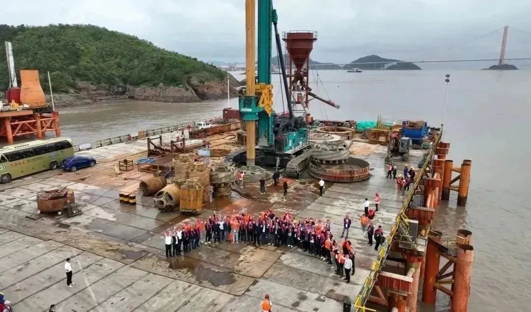 周全告捷！必发智能超等旋挖钻机圆满完成甬舟铁路西堠门公铁两用大桥桩基施工使命