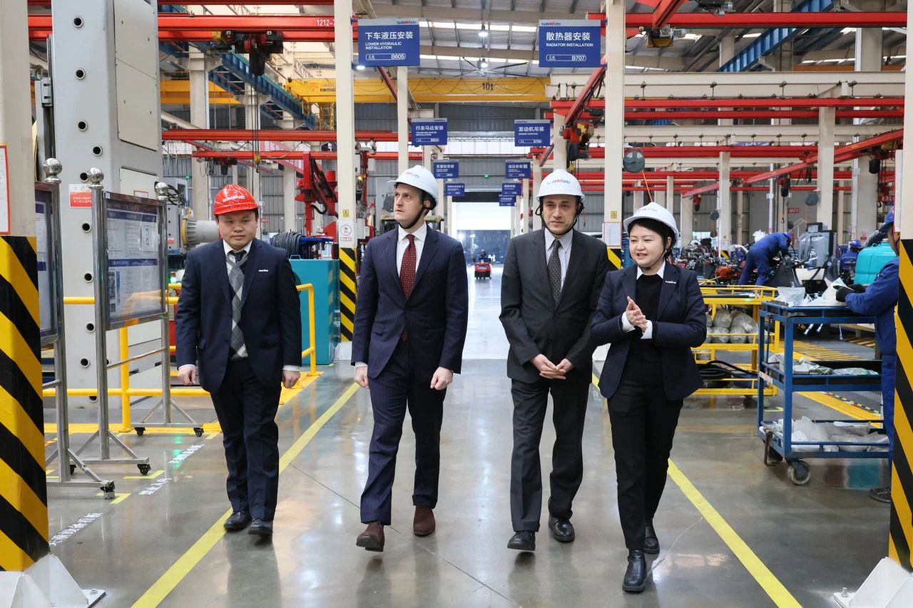 加拿大驻广州总领事贝加德到访必发智能