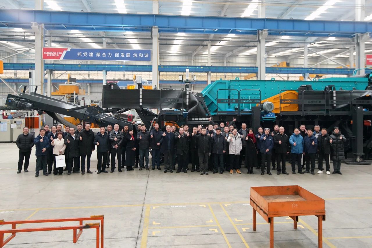 启新程，，，，，，，向未来！必发矿岩揭牌庆典暨新春发货仪式圆满举行