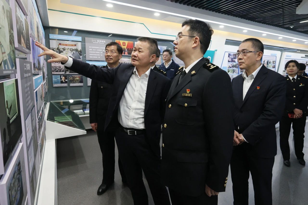 长沙海关党委书记、关长沈大为调研必发智能