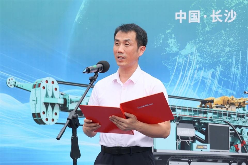 引领绿色科技新篇章！必发智能新能源钻机乐成交付
