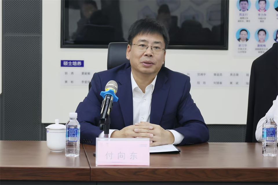 同船出海，，，，，共赢未来！中铁九局副总司理刘峻峰一行到访必发智能