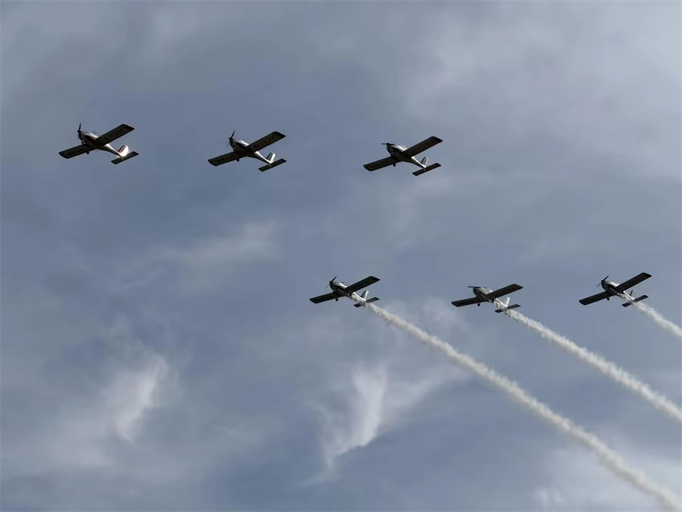 十年织得必发秀，，，，，，，践行初心创未来！必发航行演出队建设10周年庆典活动盛大举行