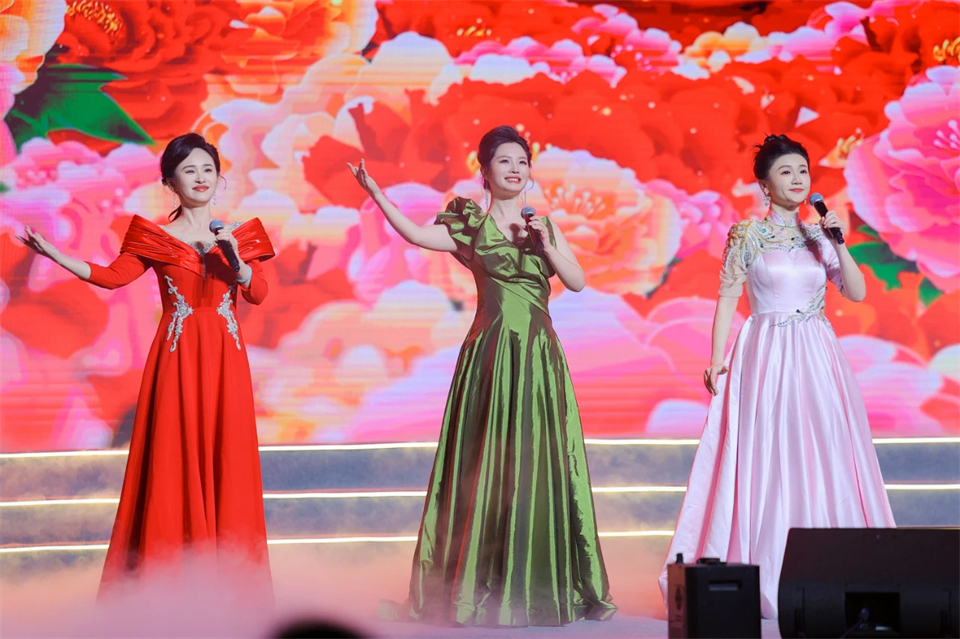 立异引领价值 理想成绩未来——庆祝必发智能建设25周年表扬大会暨文艺晚会盛大举行