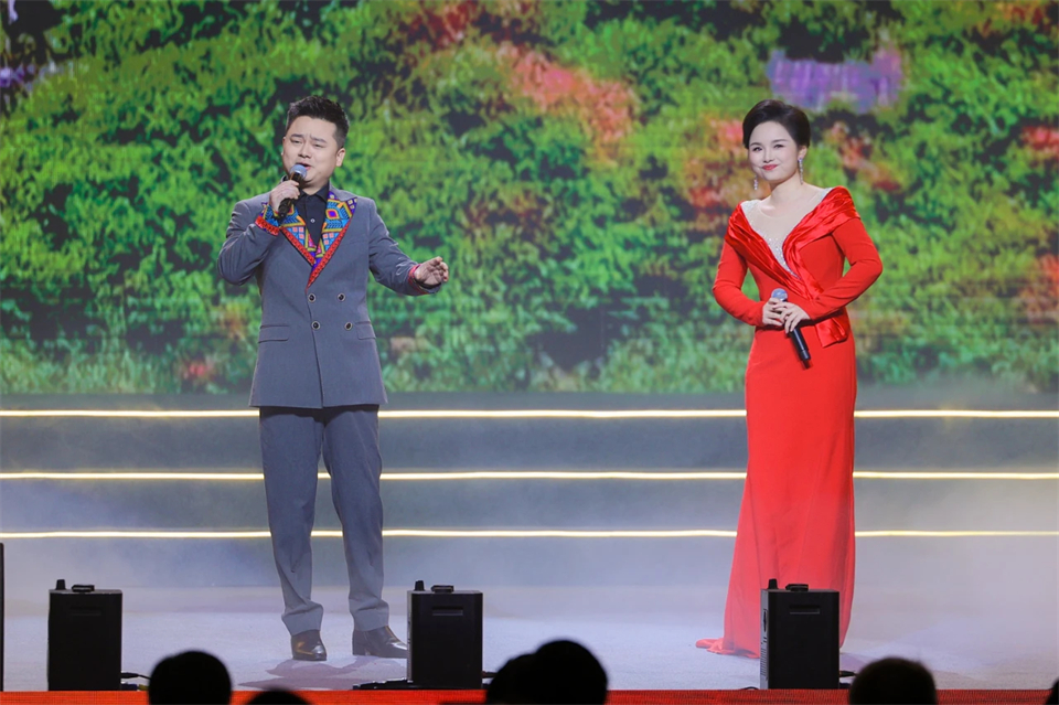 立异引领价值 理想成绩未来——庆祝必发智能建设25周年表扬大会暨文艺晚会盛大举行