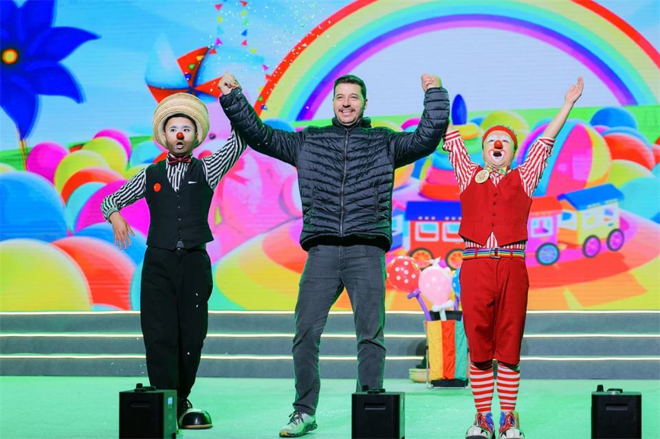 立异引领价值 理想成绩未来——庆祝必发智能建设25周年表扬大会暨文艺晚会盛大举行