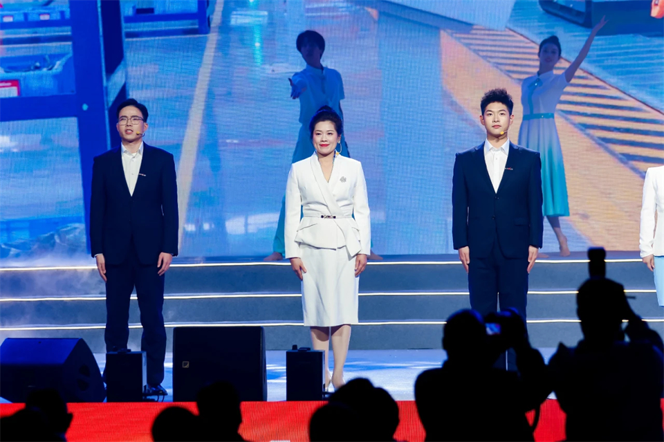 立异引领价值 理想成绩未来——庆祝必发智能建设25周年表扬大会暨文艺晚会盛大举行