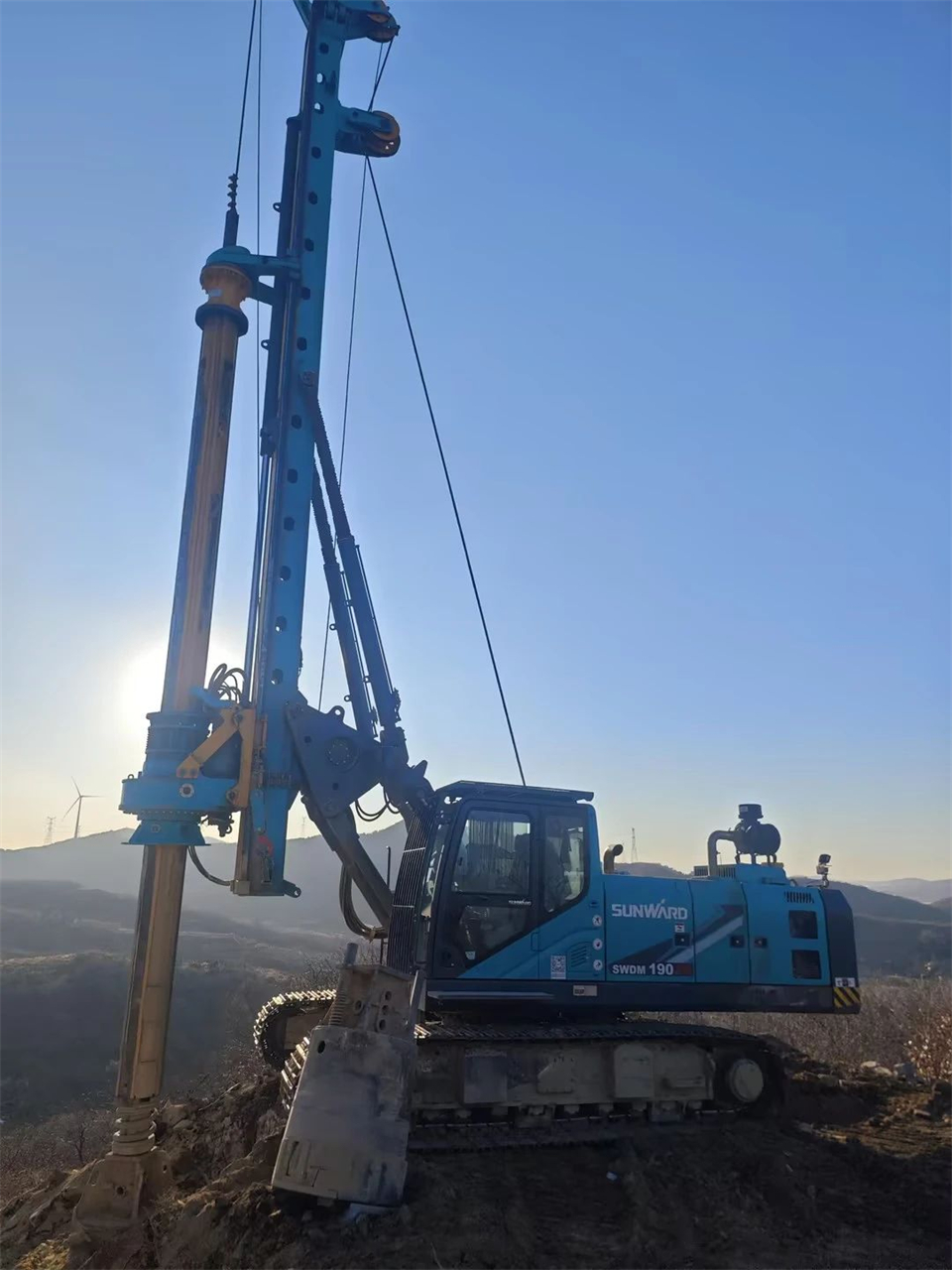 必发智能举行电塔桩手艺立异交流会，，，，，，，为电力基础设施建设注入新动力