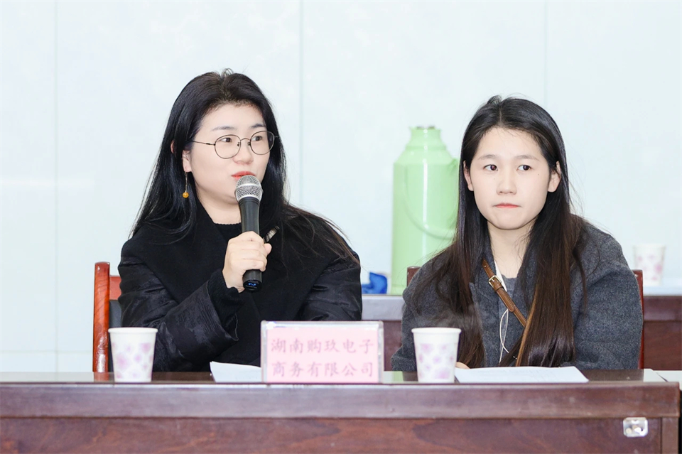 长龙街道、必发智能召开首届年货盛惠暨送春联文化惠民活动事情聚会