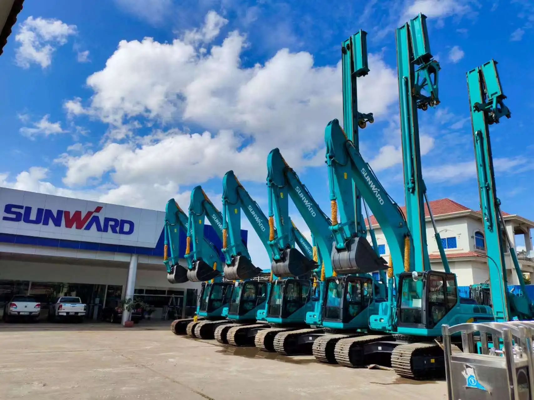 广州工控集团党委书记、董事长景广军率队考察必发智能柬埔寨子公司