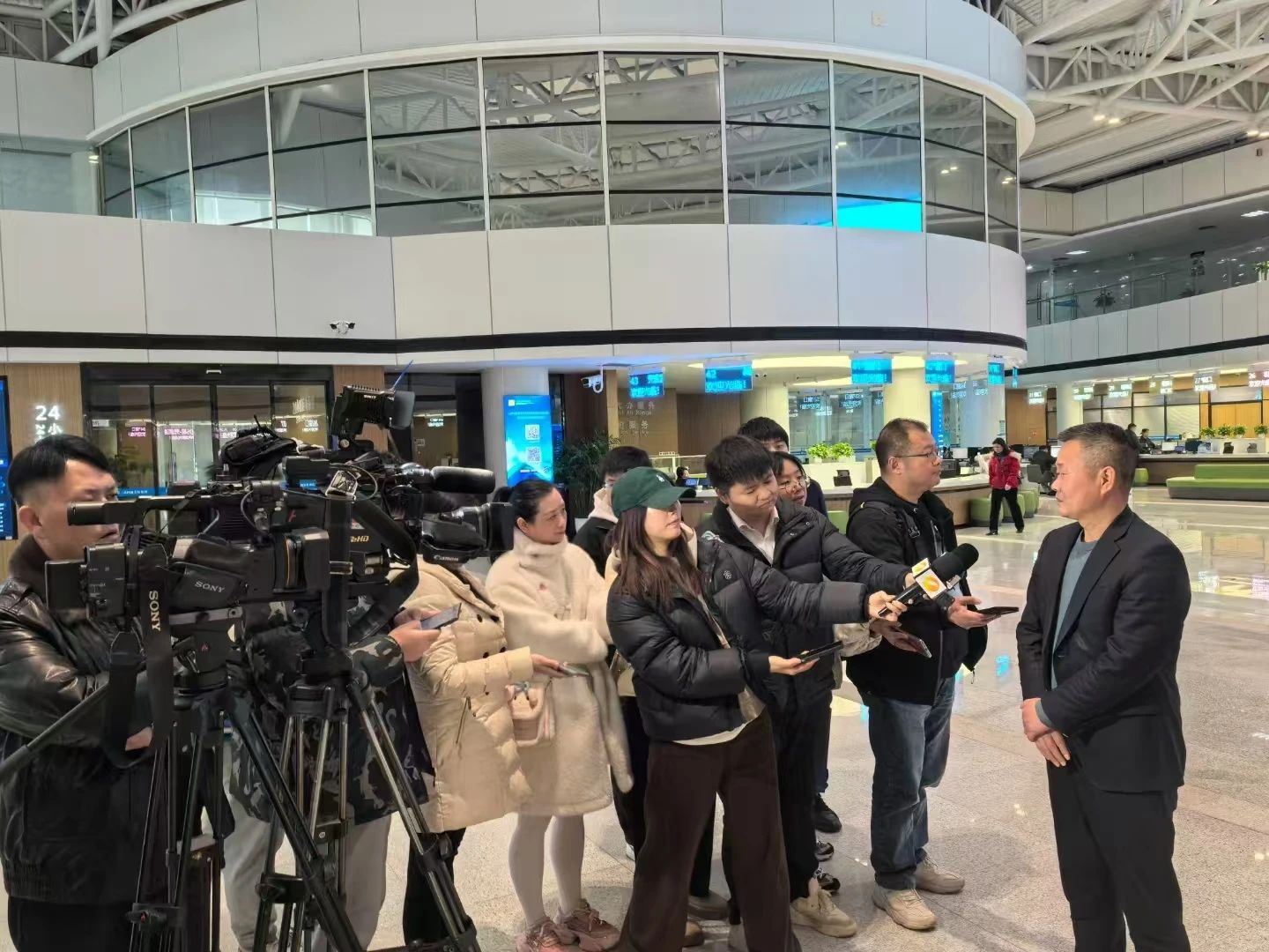 助力长沙经开区高质量生长，，，，，，，必发智能喜获四奖项