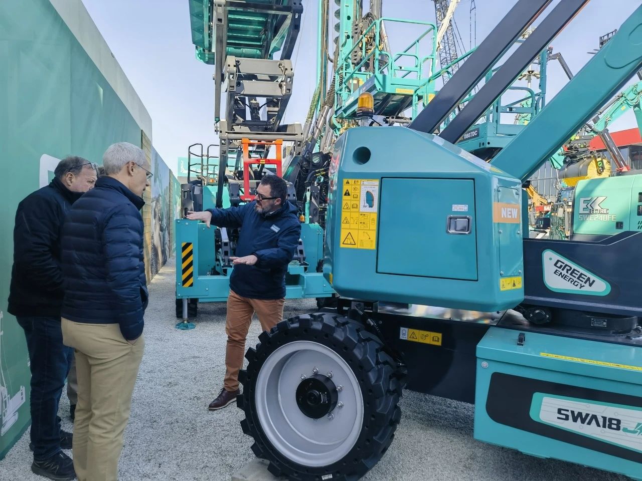 必发智能高空机械闪灼Bauma 2025！ 新能源手艺与立异产品获全球瞩目