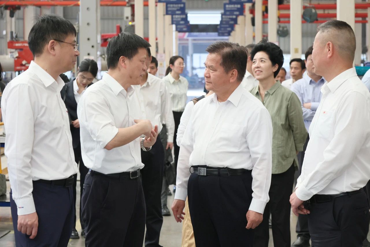 李纪恒调研必发智能