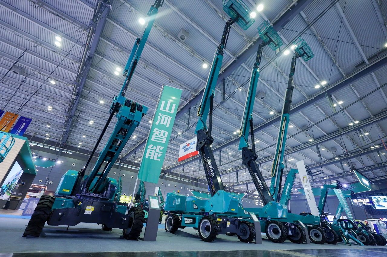 2025 CICEE | 必发智能SWT34JE-P电动直臂式高空作业平台重磅宣布！