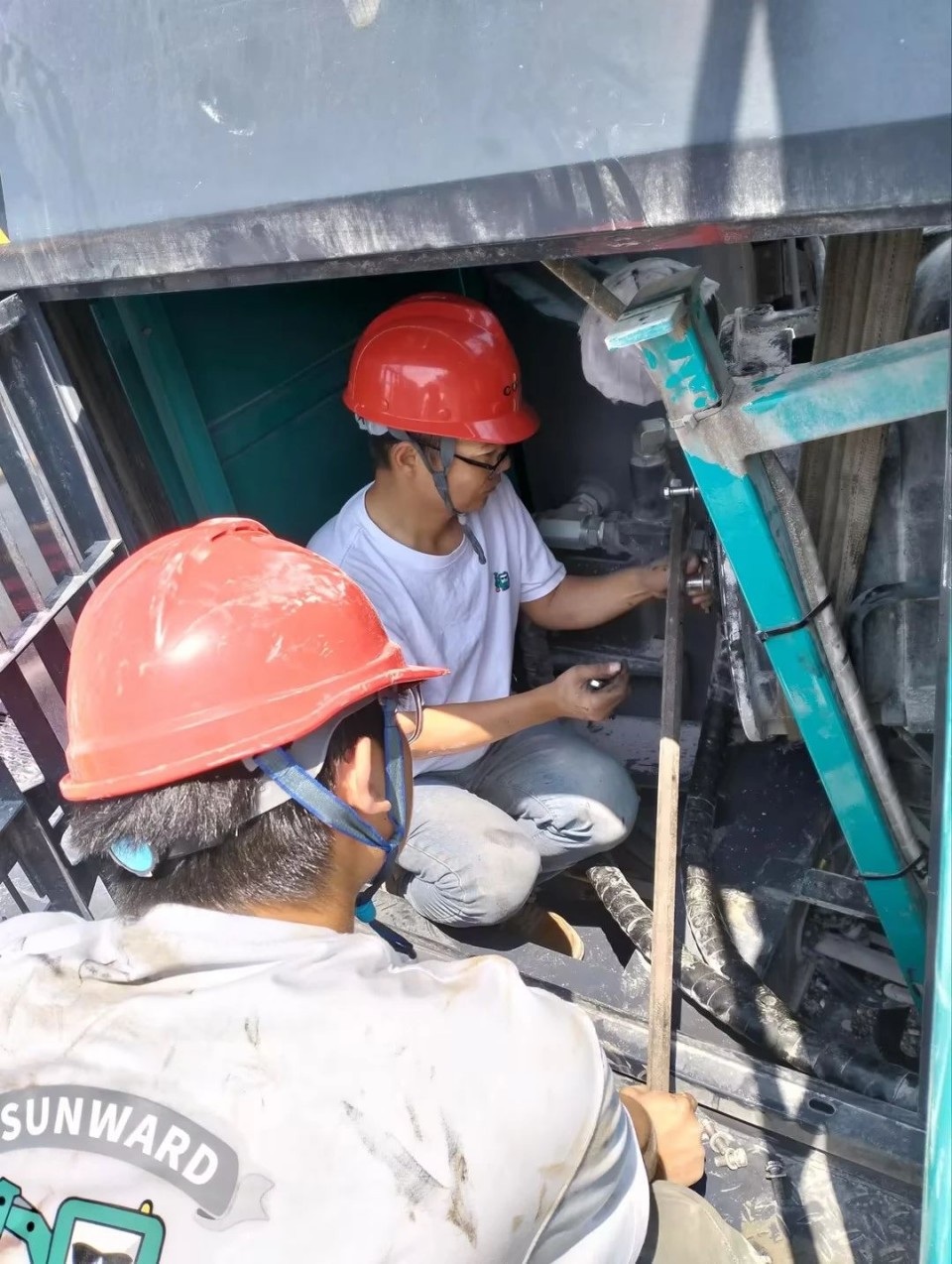 跨越必发万里 智启效劳新程——必发矿岩“效劳万里行”活动走进海螺水泥