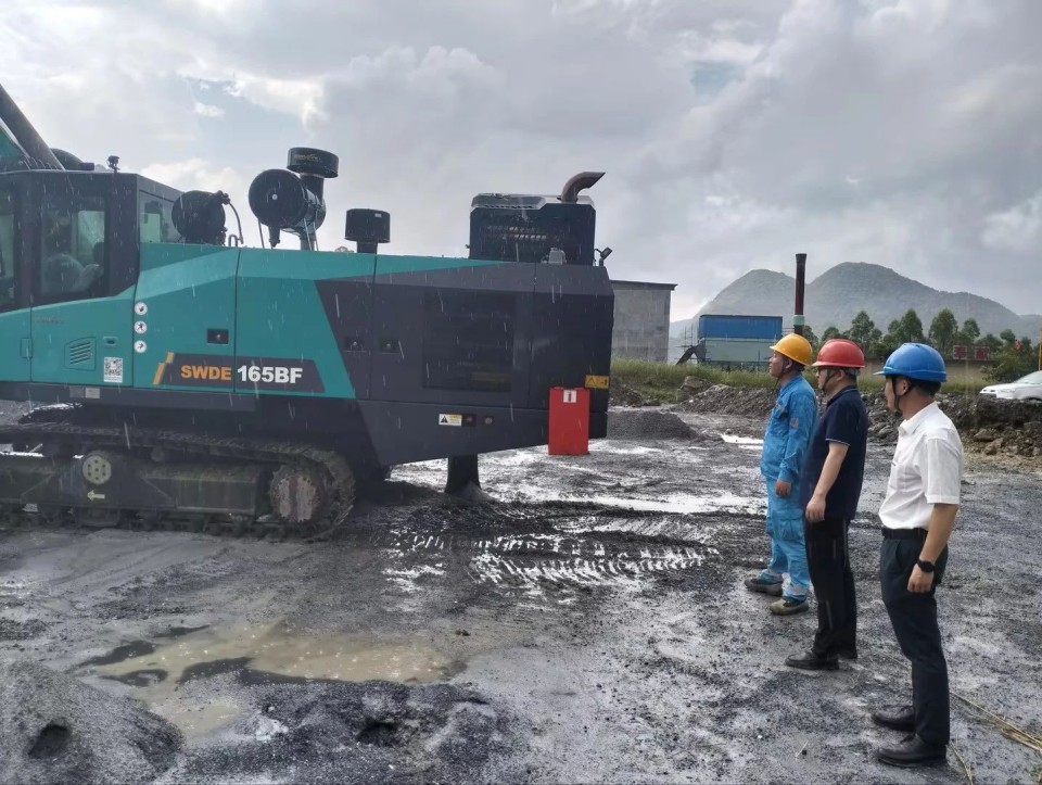 跨越必发万里 智启效劳新程——必发矿岩“效劳万里行”活动走进海螺水泥