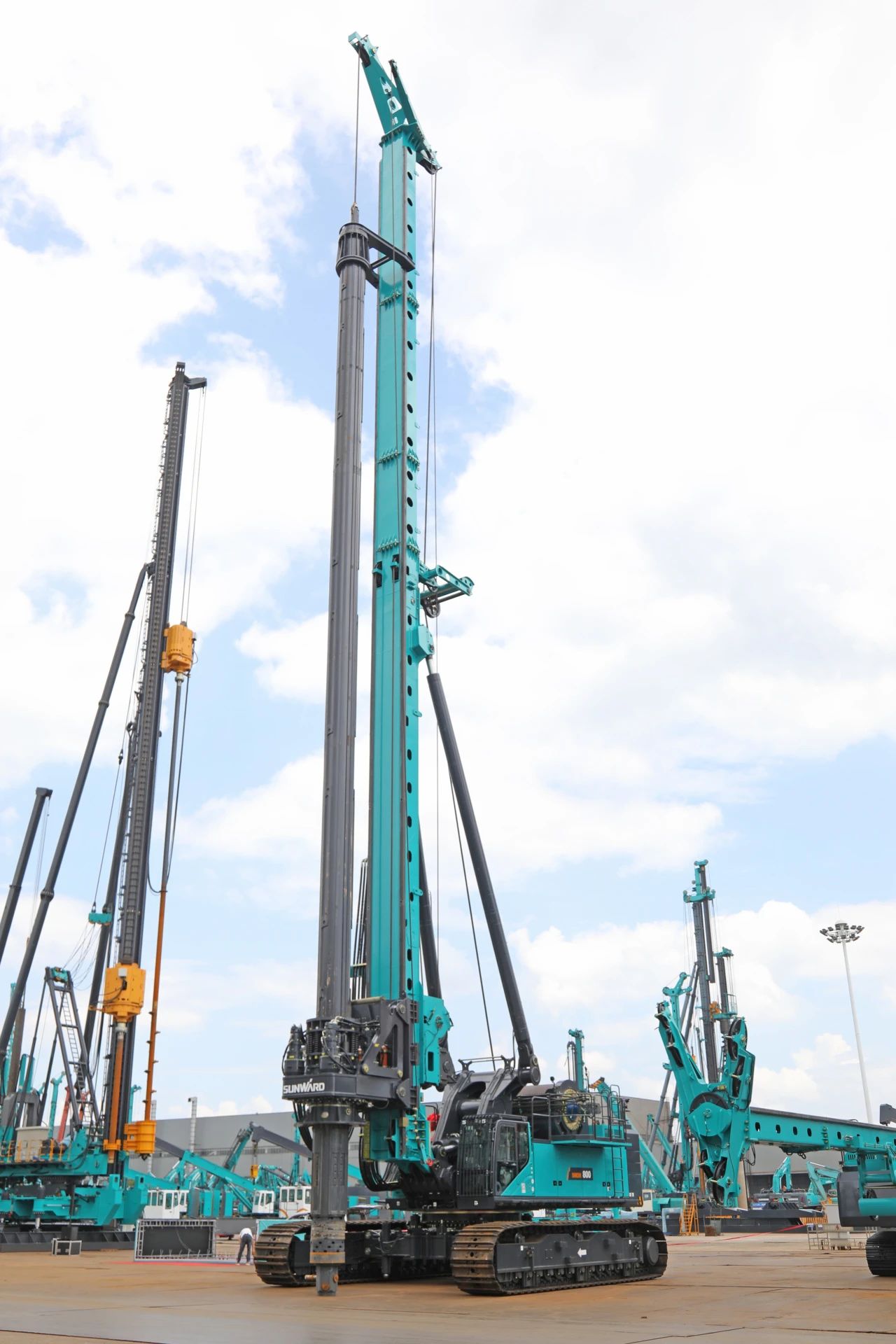 “破纪录王者”再出征！必发智能SWDM800旋挖钻机乐成交机