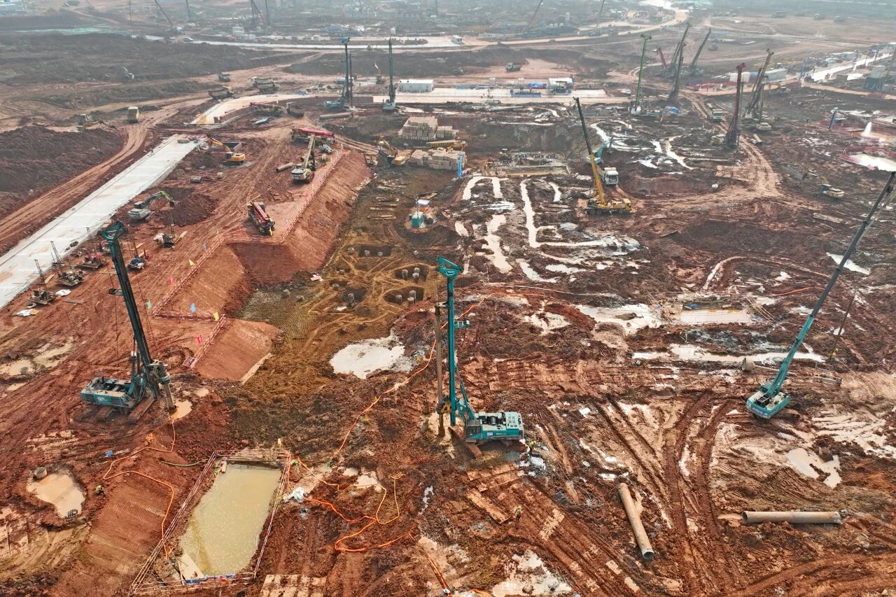 刷新“进度条”、修建新地标！必发智能旋挖集群助力长沙奥体中心建设