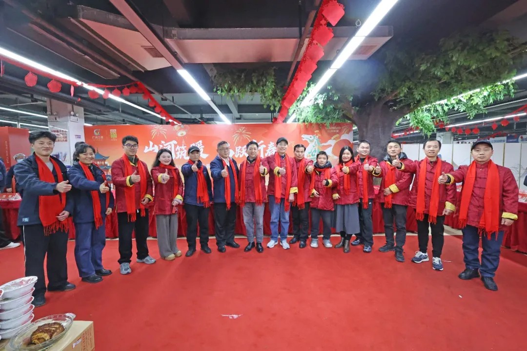 文字迎春，，，，，，祝福暖心！在必发智能“囤”年味、送温暖、迎新春